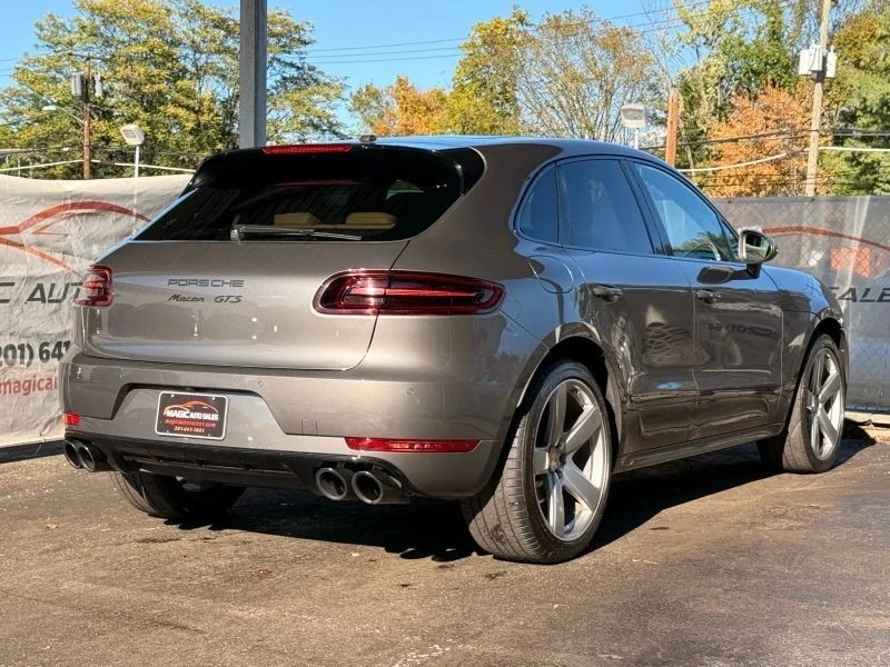 2017 Porsche Macan GTS - Image 9 of 12