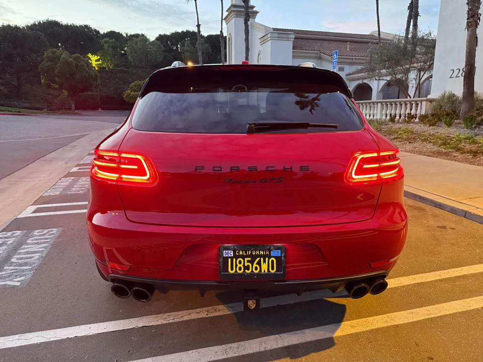 2017 Porsche Macan GTS - Image 21 of 31