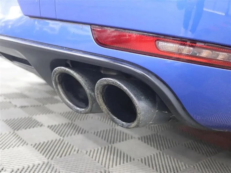 2017 Porsche Macan GTS - Image 9 of 12