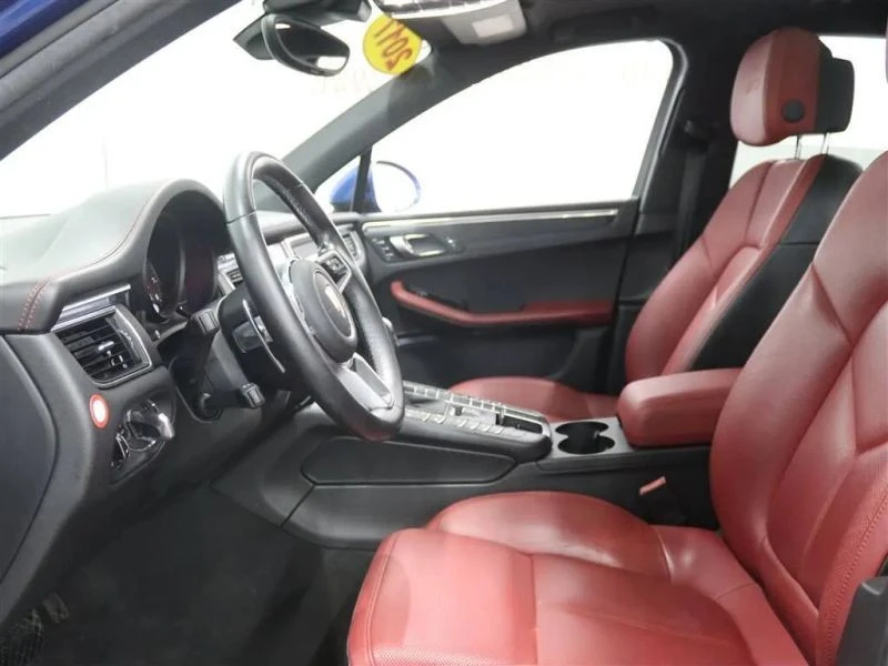 2017 Porsche Macan GTS - Image 11 of 12