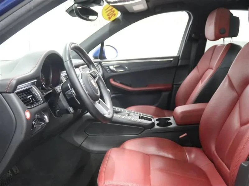 2017 Porsche Macan GTS - Image 11 of 12