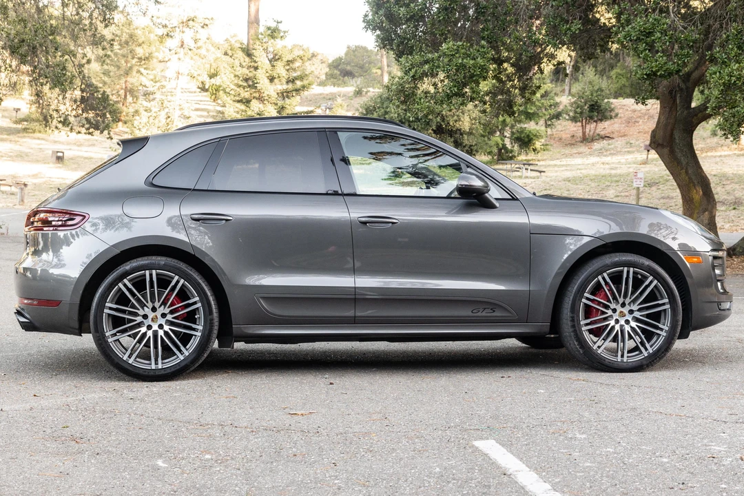2017 Porsche Macan GTS - Image 3 of 31