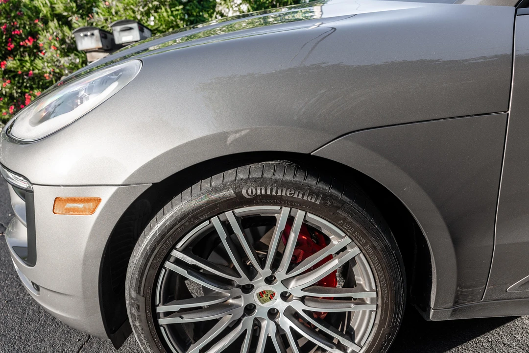 2017 Porsche Macan GTS - Image 14 of 31