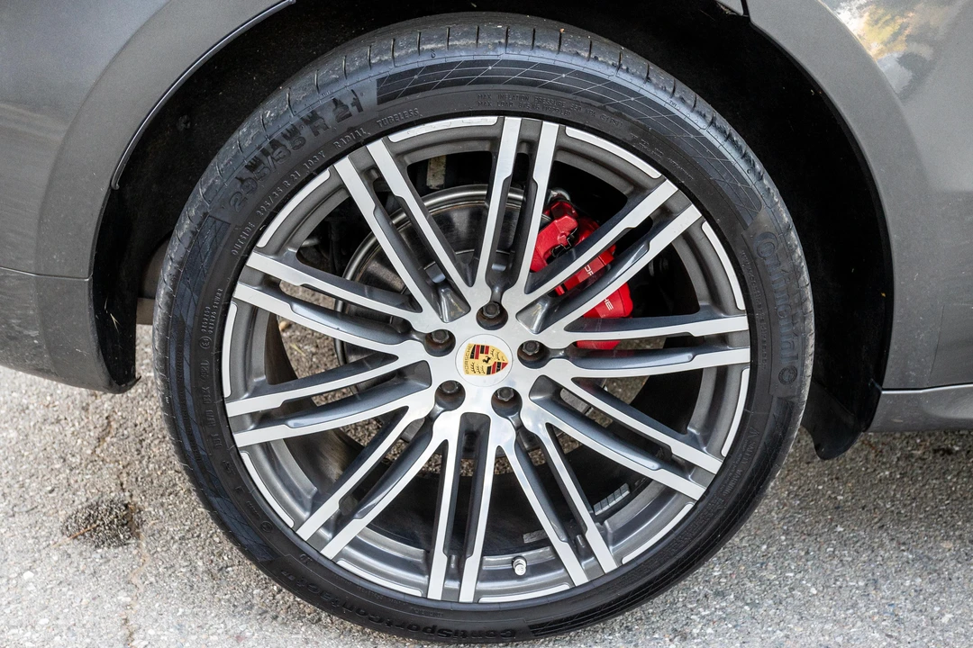 2017 Porsche Macan GTS - Image 30 of 31