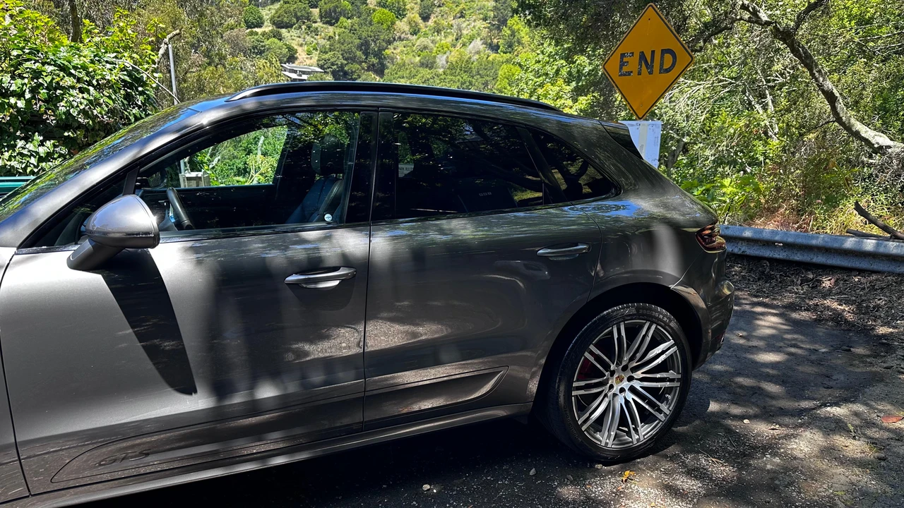 2017 Porsche Macan GTS - Image 19 of 31