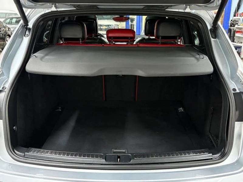2017 Porsche Macan GTS - Image 9 of 12