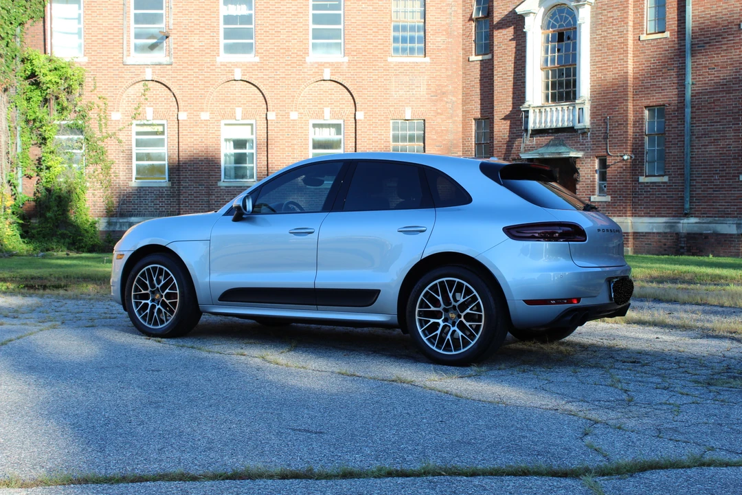 2017 Porsche Macan GTS - Image 4 of 7