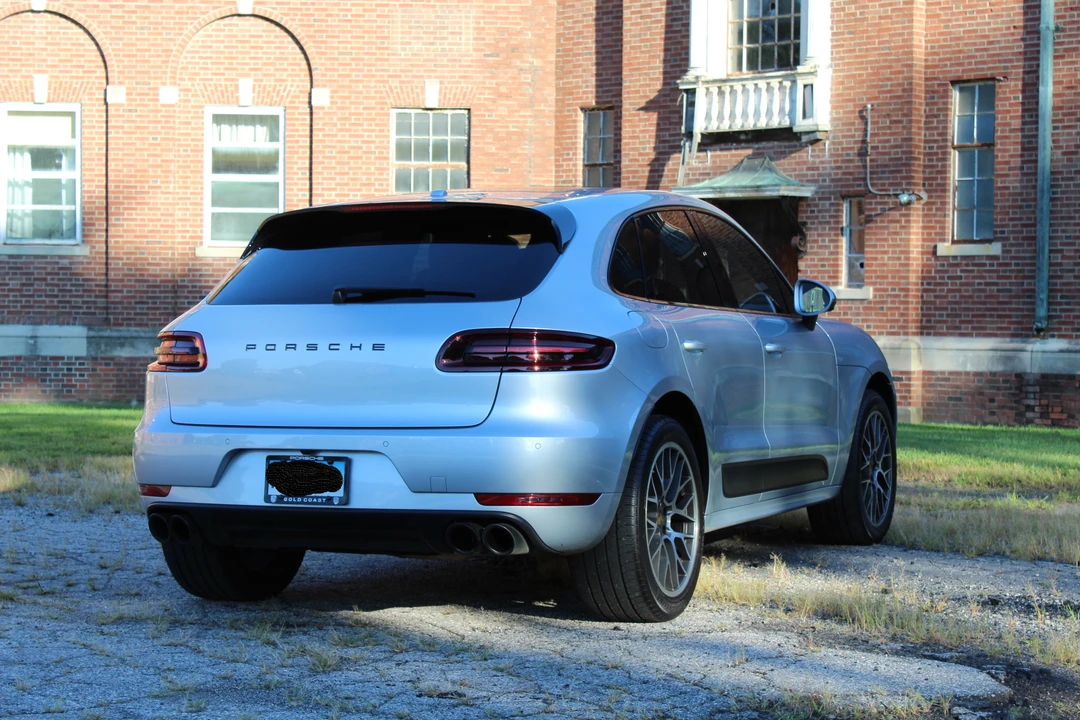 2017 Porsche Macan GTS - Image 2 of 7