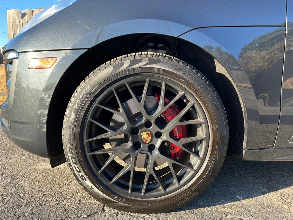 2017 Porsche Macan GTS - Image 15 of 26