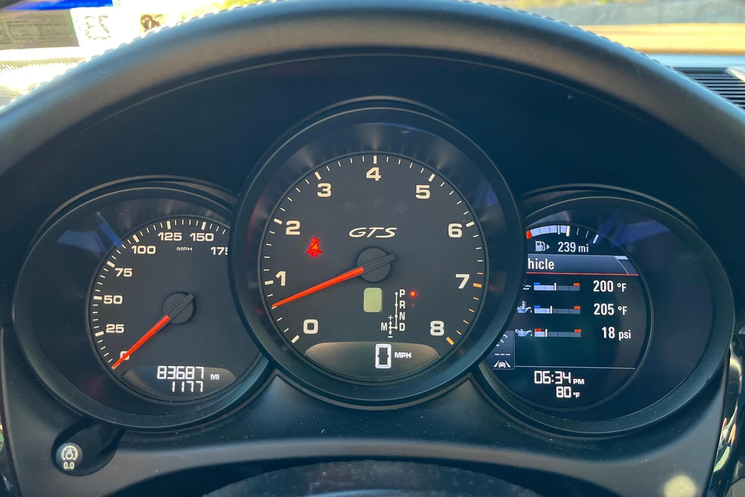 2017 Porsche Macan GTS - Image 21 of 26