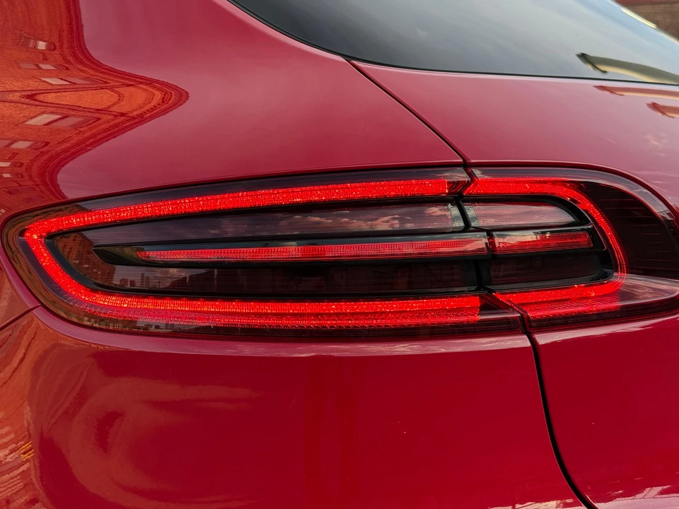 2017 Porsche Macan GTS - Image 21 of 31