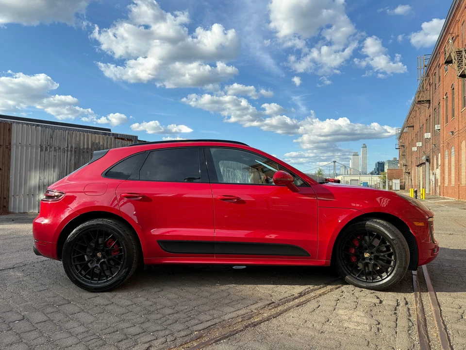 2017 Porsche Macan GTS - Image 10 of 31