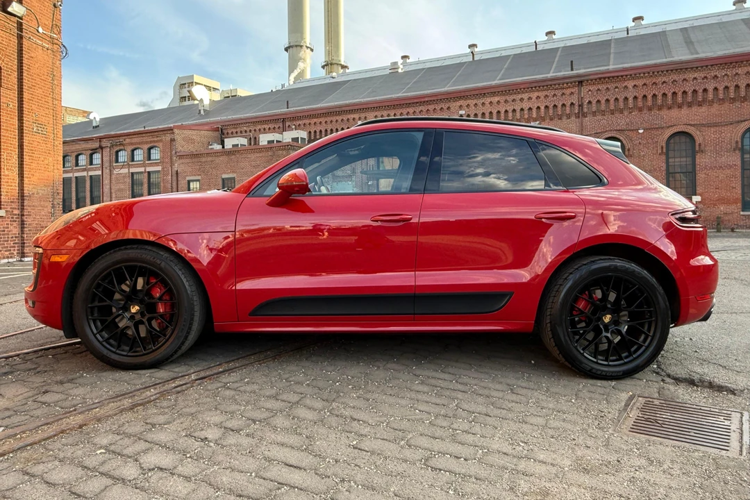 2017 Porsche Macan GTS - Image 3 of 31