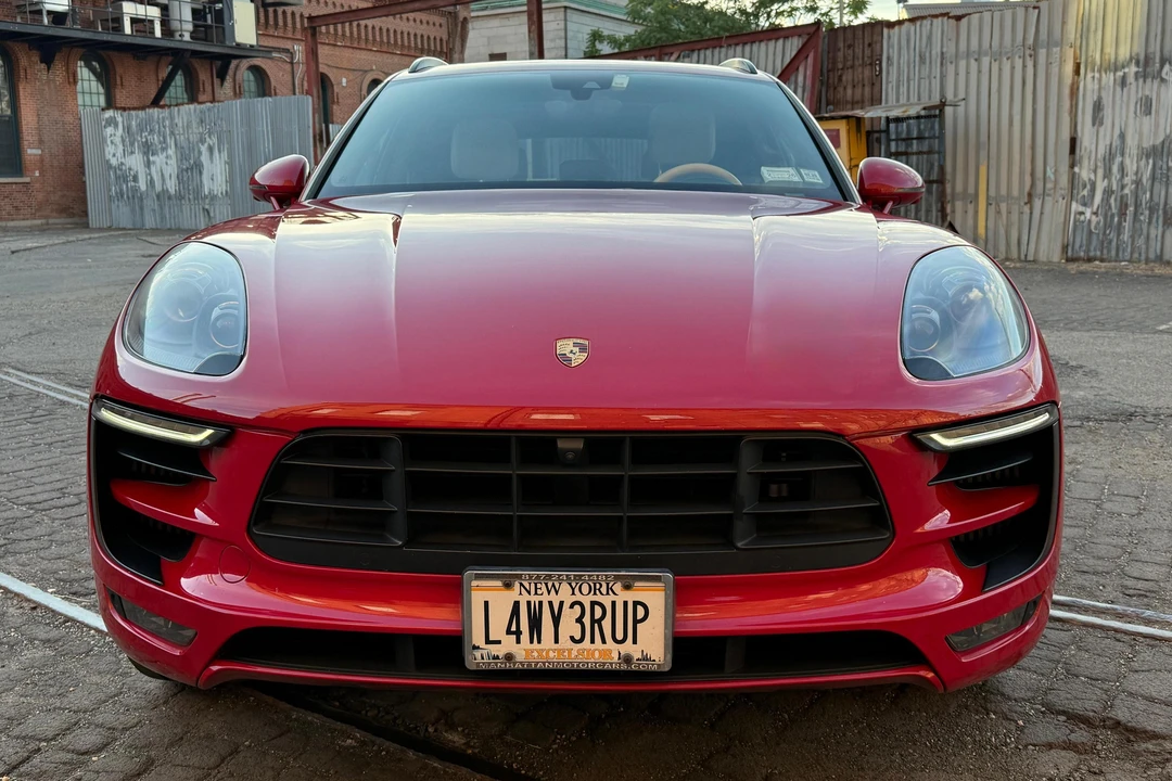 2017 Porsche Macan GTS - Image 2 of 31