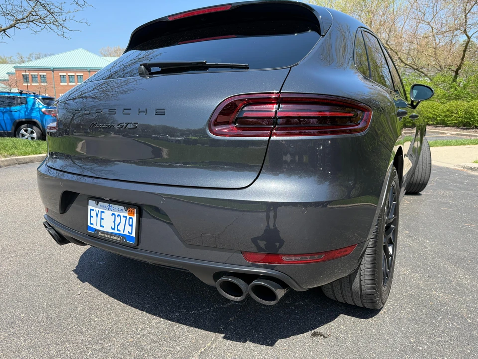 2017 Porsche Macan GTS - Image 12 of 31