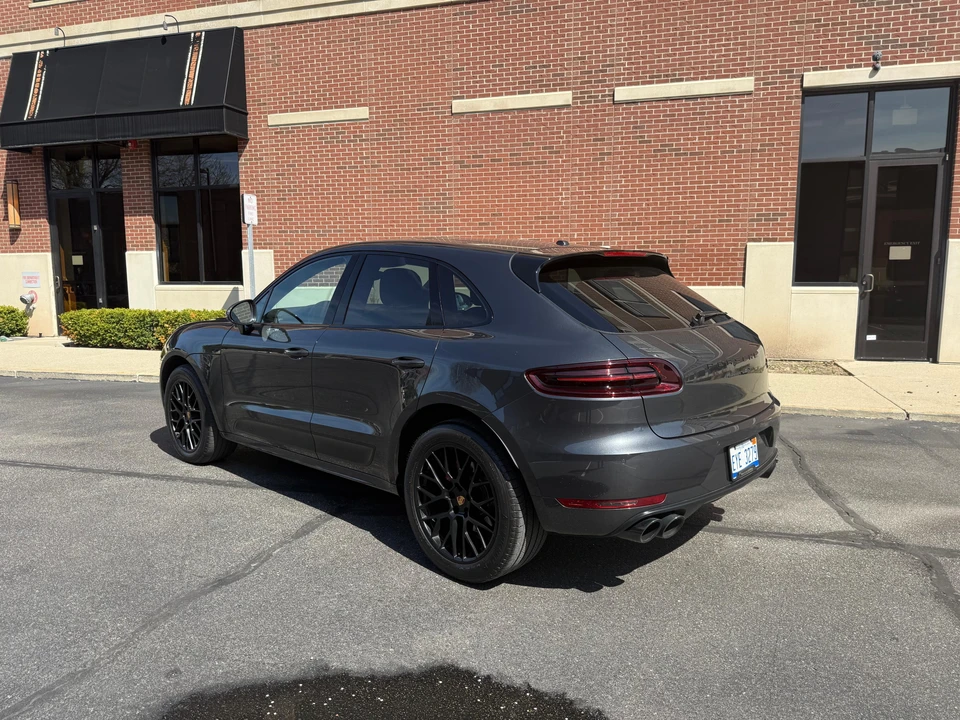 2017 Porsche Macan GTS - Image 9 of 31