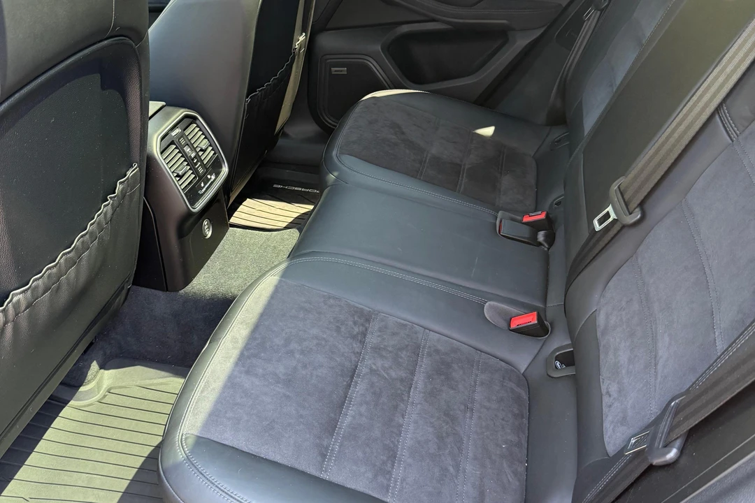 2017 Porsche Macan GTS - Image 30 of 31