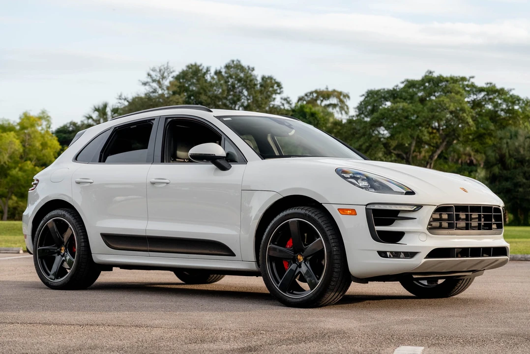 2017 Porsche Macan GTS - Image 6 of 31