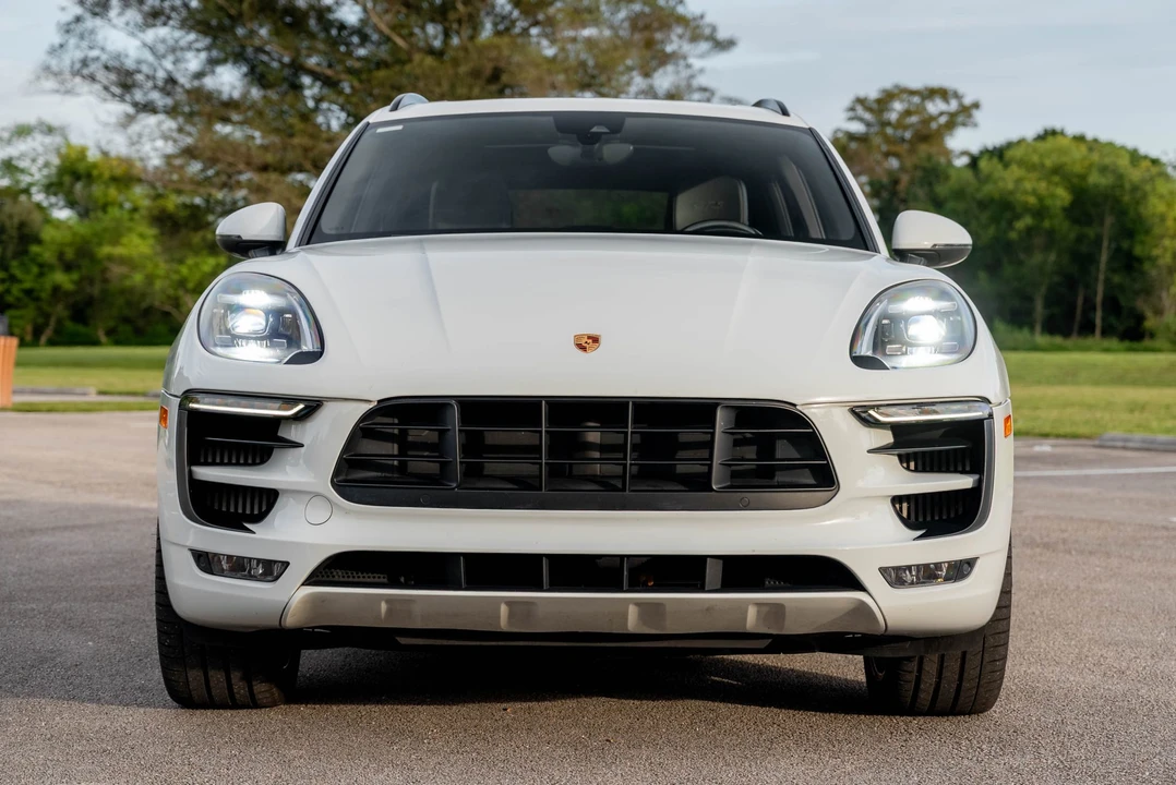 2017 Porsche Macan GTS - Image 14 of 31