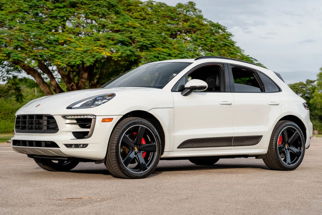 2017 Porsche Macan GTS - Image 13 of 31