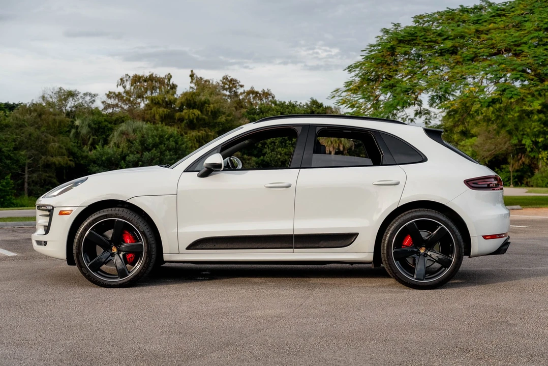 2017 Porsche Macan GTS - Image 12 of 31