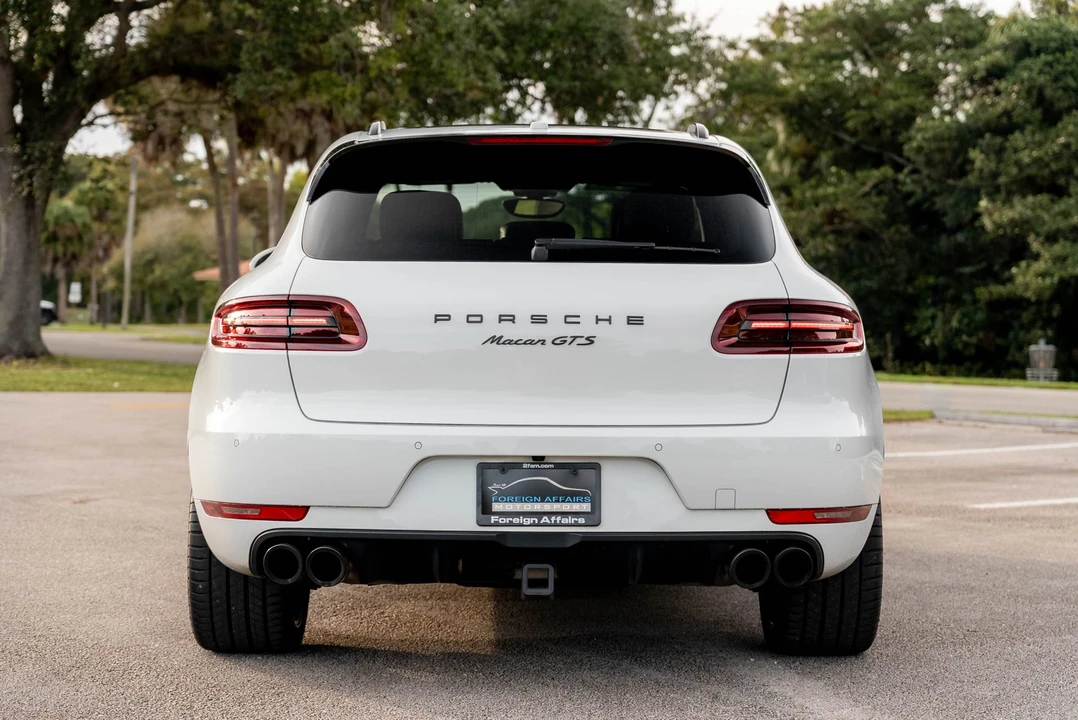 2017 Porsche Macan GTS - Image 9 of 31