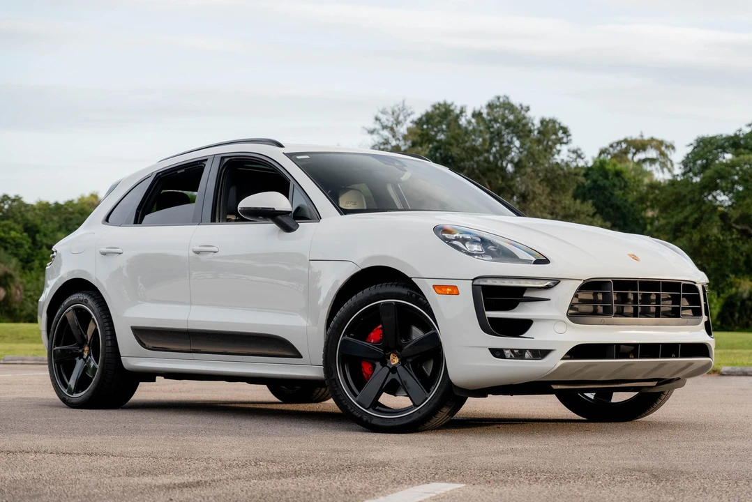 2017 Porsche Macan GTS - Image 5 of 31