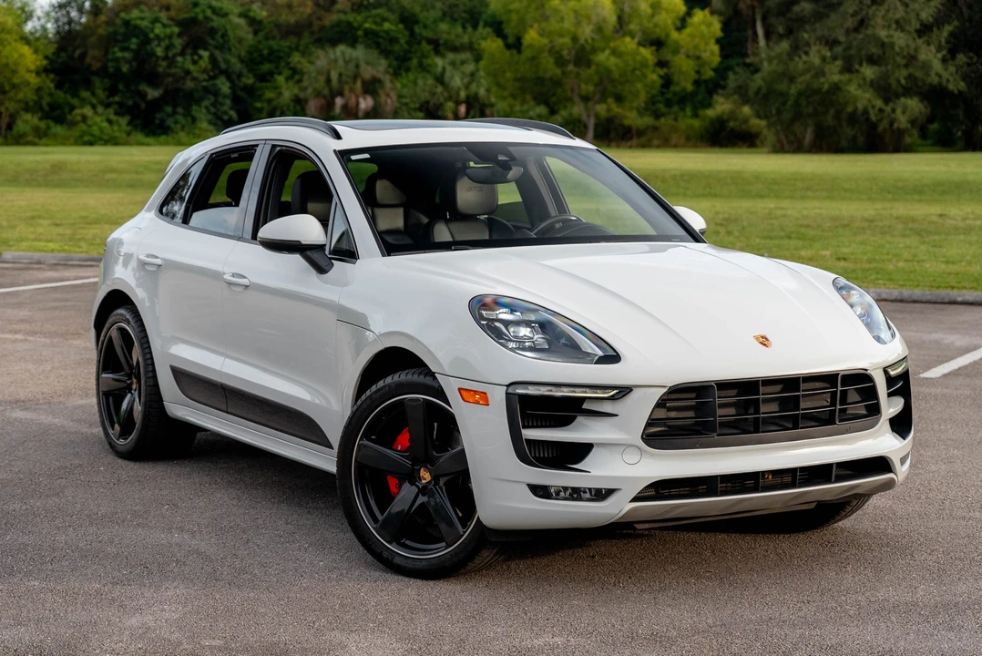 2017 Porsche Macan GTS - Image 4 of 31