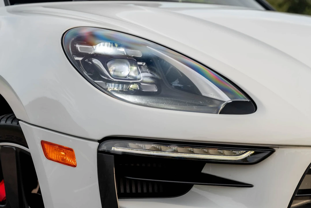 2017 Porsche Macan GTS - Image 17 of 31