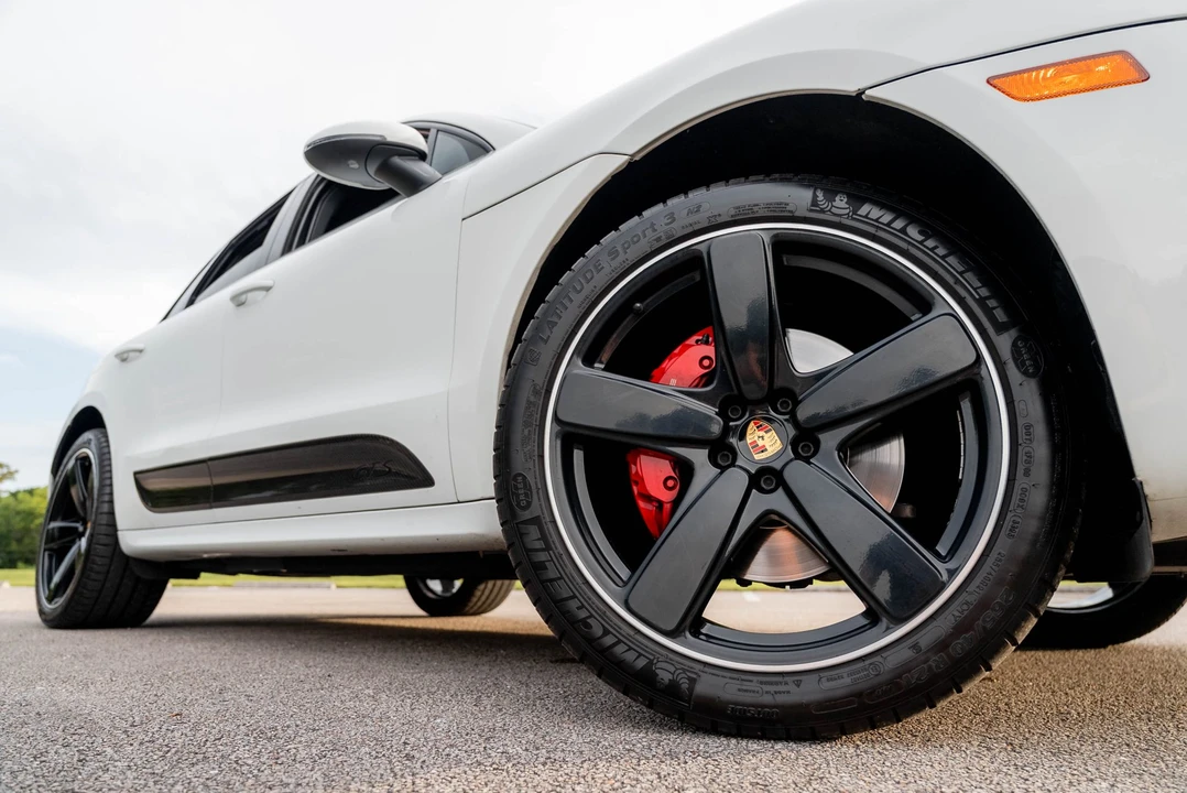 2017 Porsche Macan GTS - Image 31 of 31