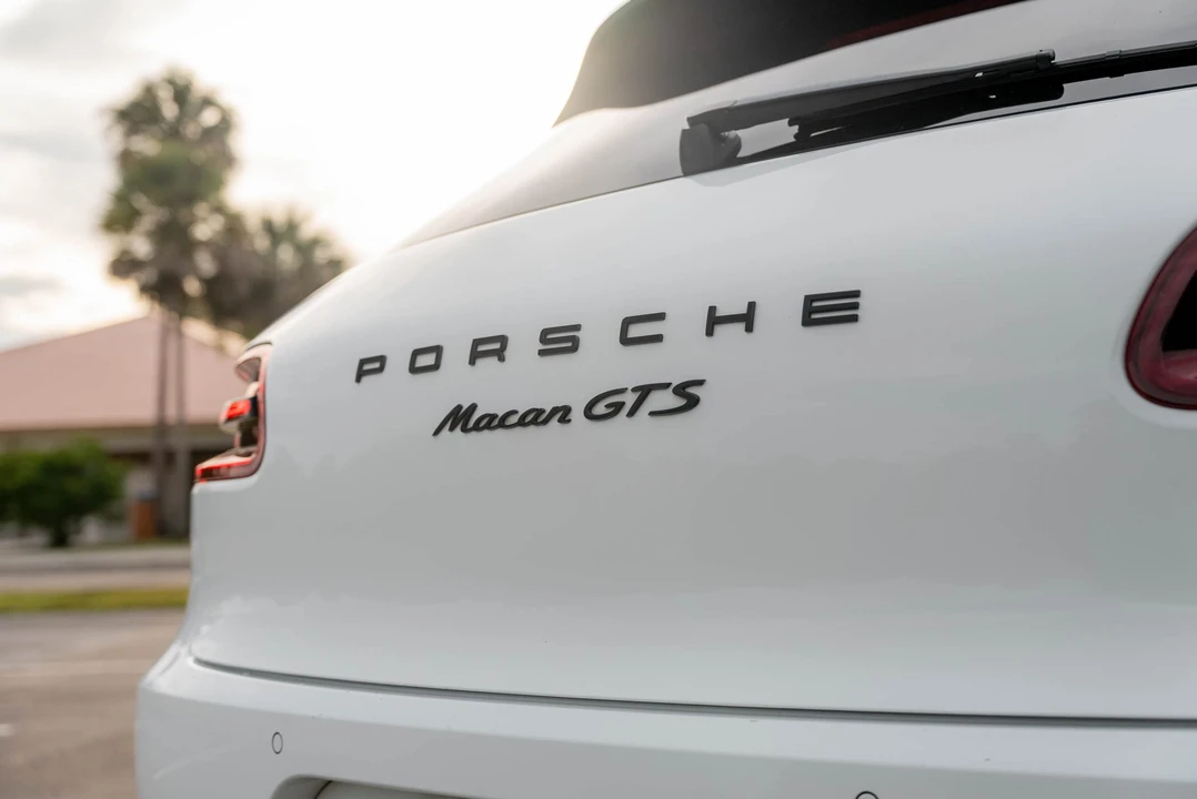 2017 Porsche Macan GTS - Image 21 of 31