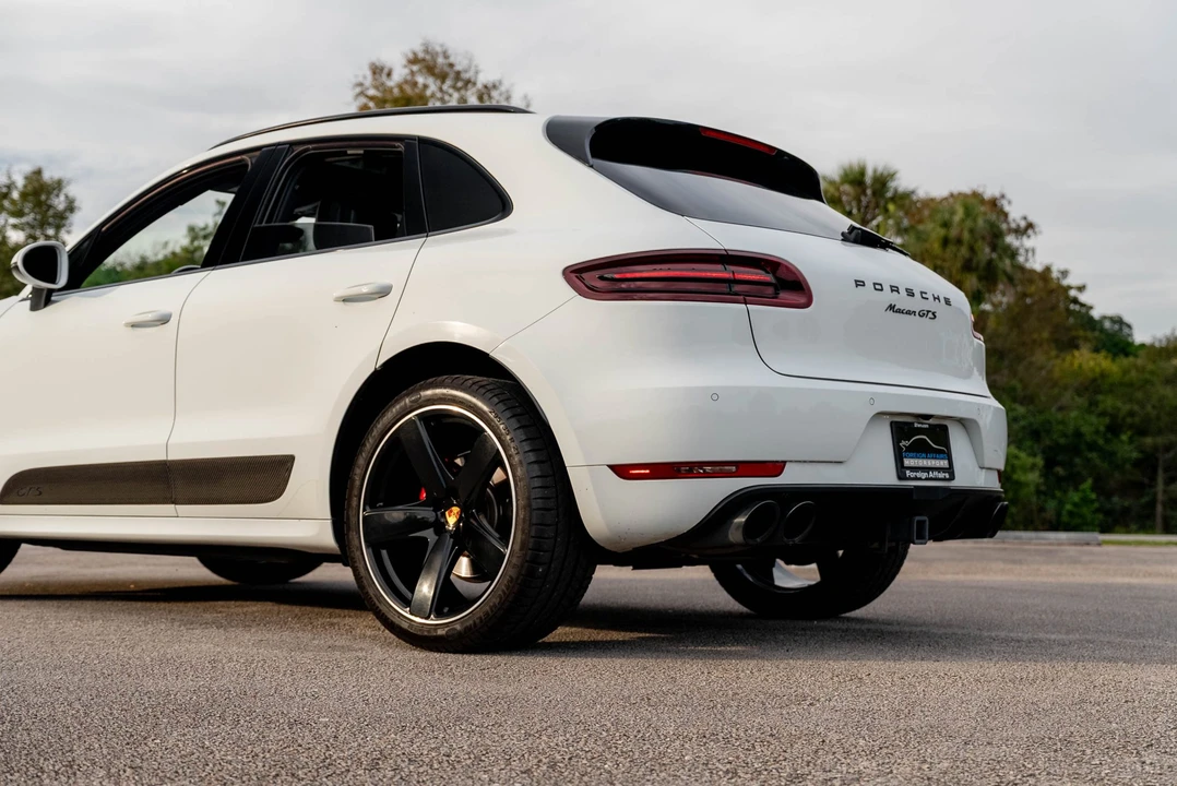 2017 Porsche Macan GTS - Image 25 of 31