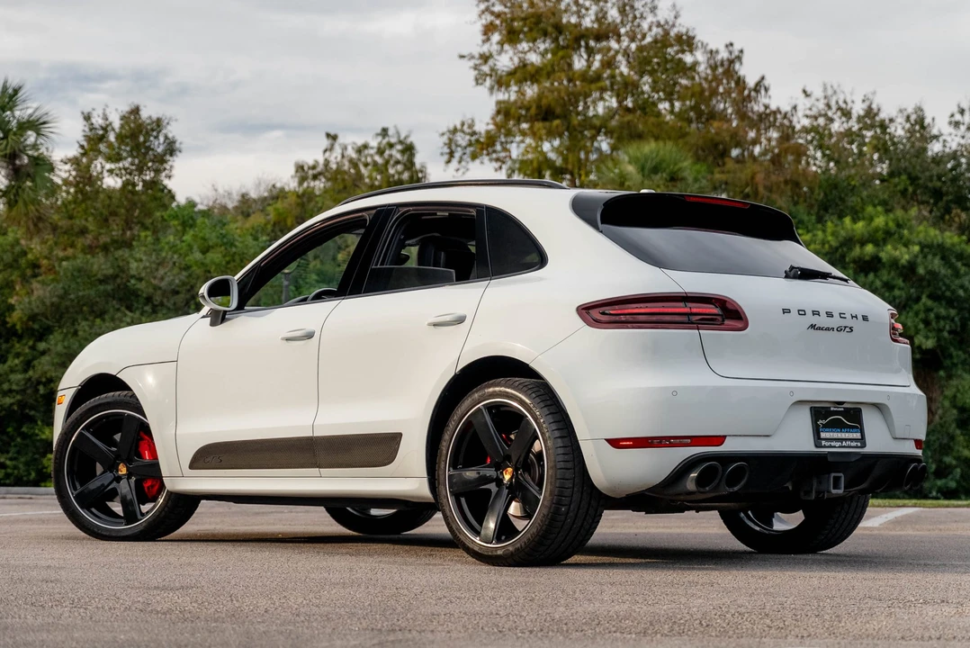 2017 Porsche Macan GTS - Image 11 of 31