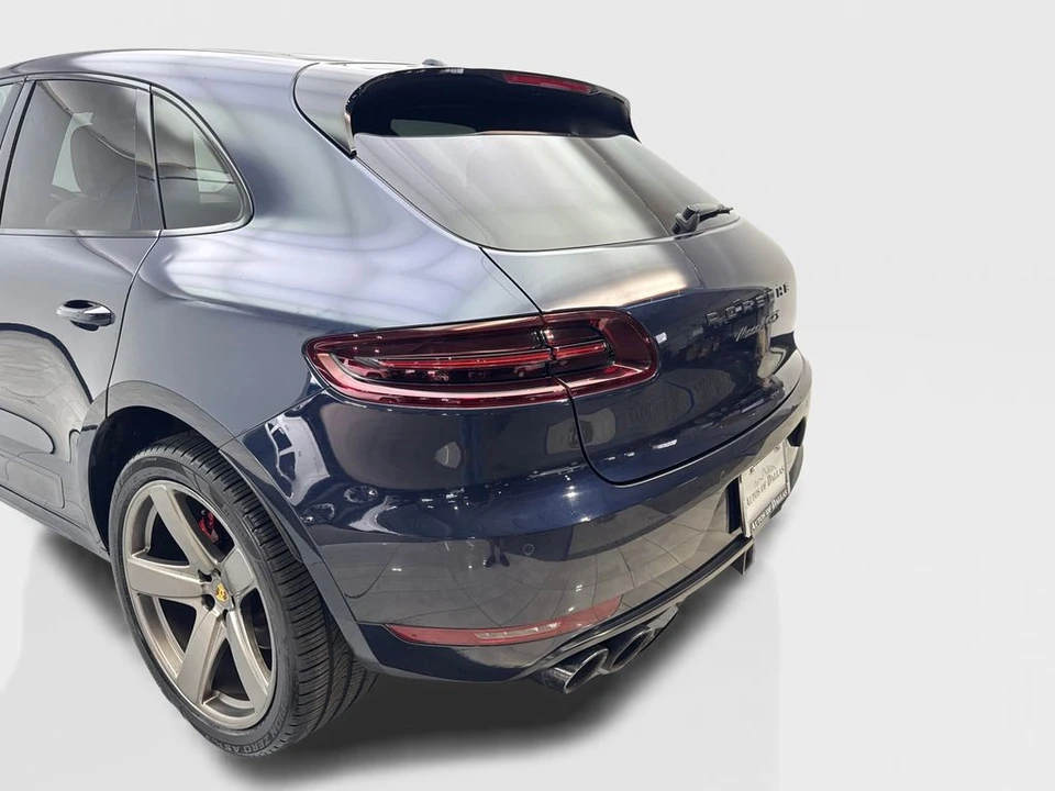 2017 Porsche Macan GTS - Image 19 of 31