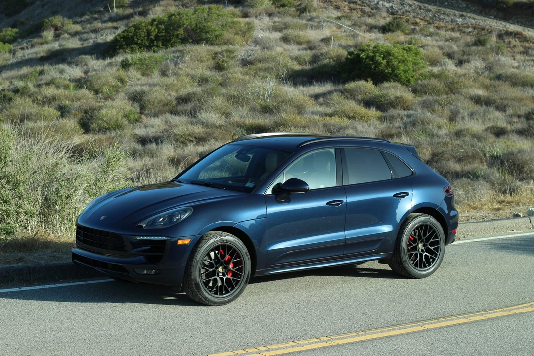 2017 Porsche Macan GTS - Image 30 of 31