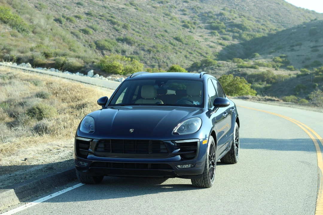 2017 Porsche Macan GTS - Image 24 of 31
