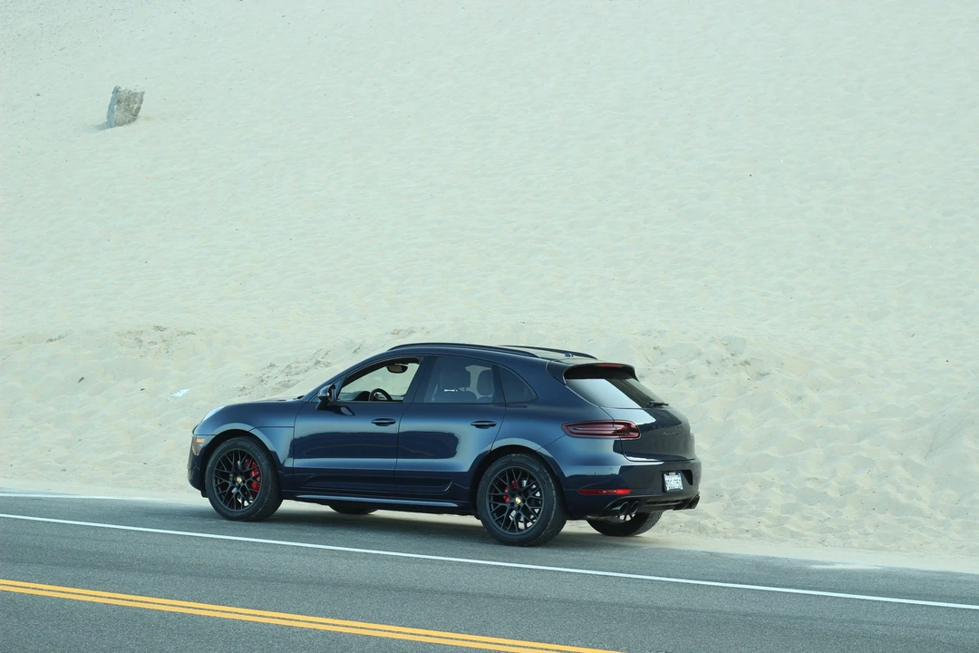 2017 Porsche Macan GTS - Image 7 of 31
