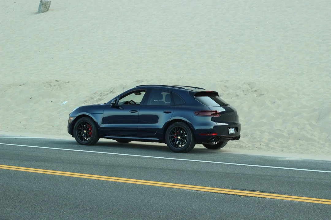 2017 Porsche Macan GTS - Image 8 of 31