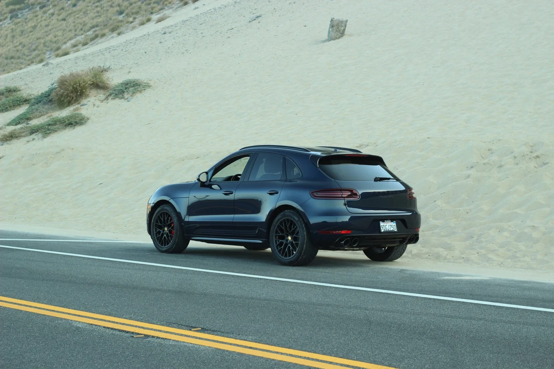 2017 Porsche Macan GTS - Image 9 of 31