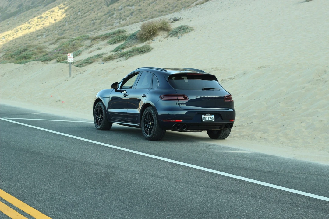 2017 Porsche Macan GTS - Image 11 of 31