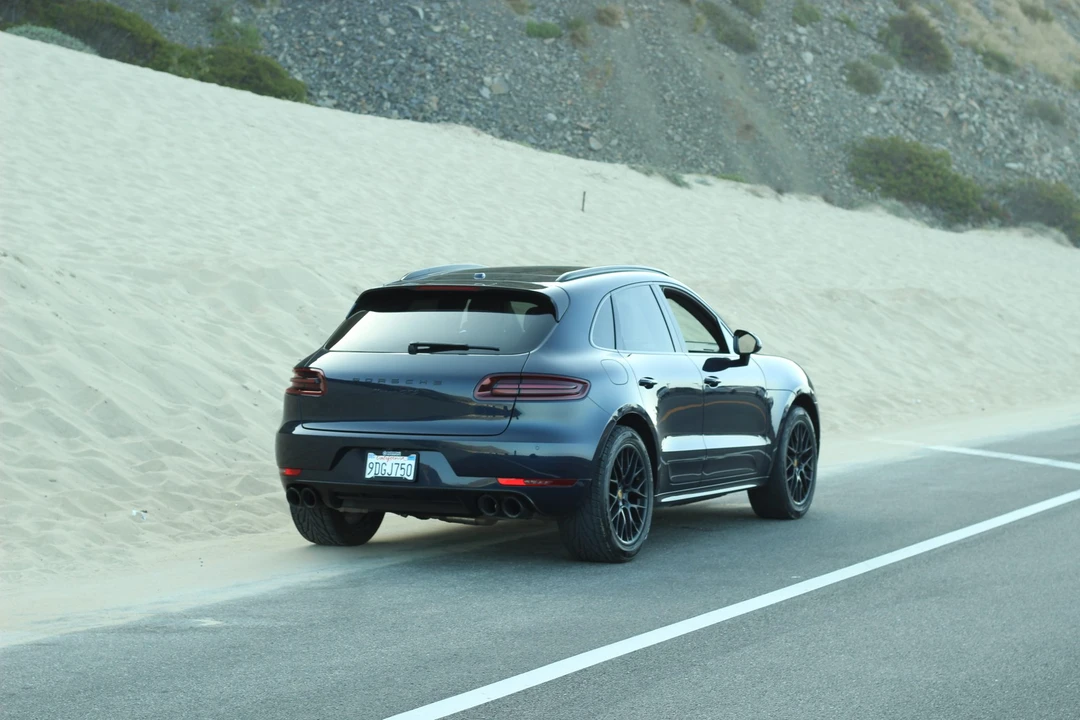 2017 Porsche Macan GTS - Image 15 of 31