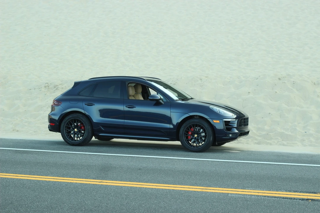 2017 Porsche Macan GTS - Image 20 of 31