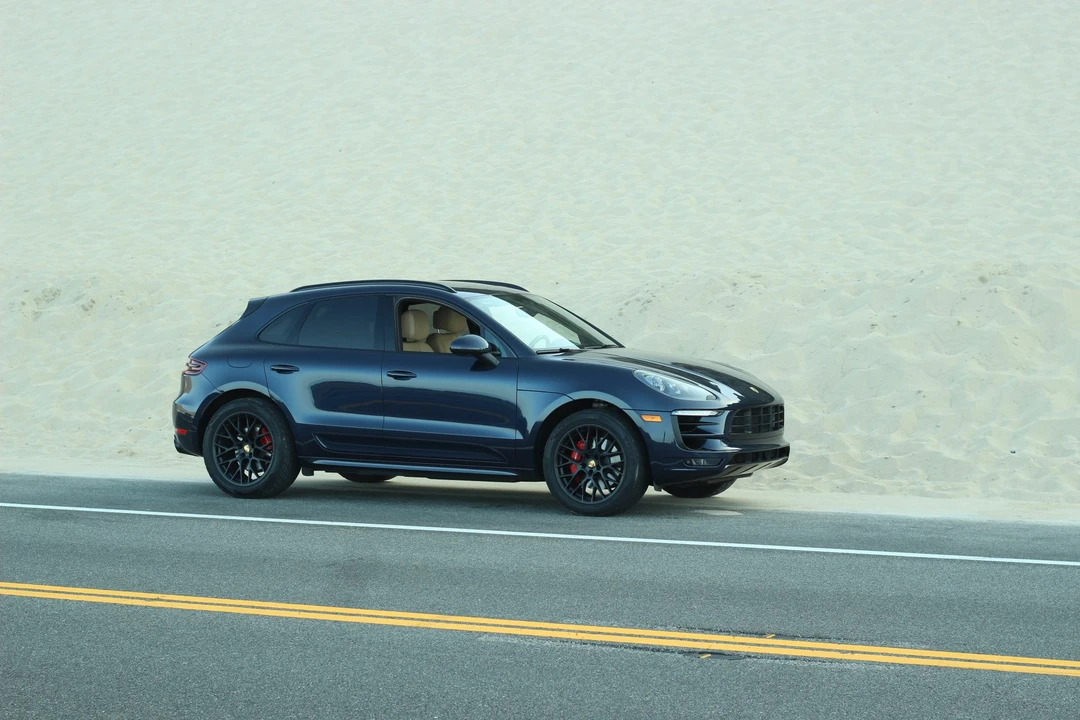 2017 Porsche Macan GTS - Image 21 of 31