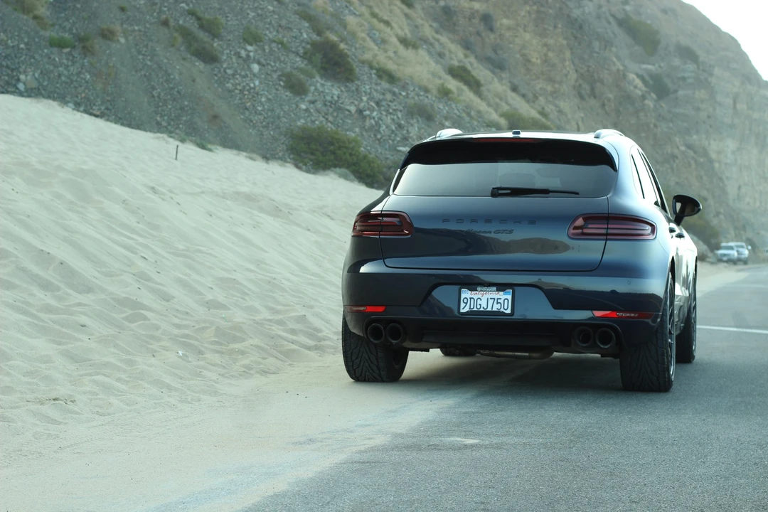 2017 Porsche Macan GTS - Image 14 of 31