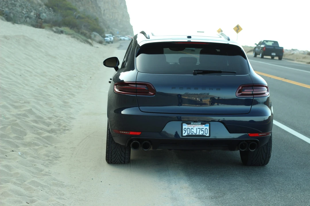 2017 Porsche Macan GTS - Image 13 of 31