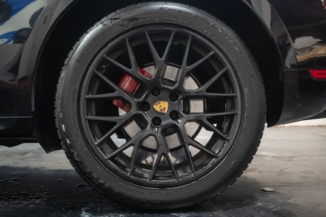 2017 Porsche Macan GTS - Image 12 of 21