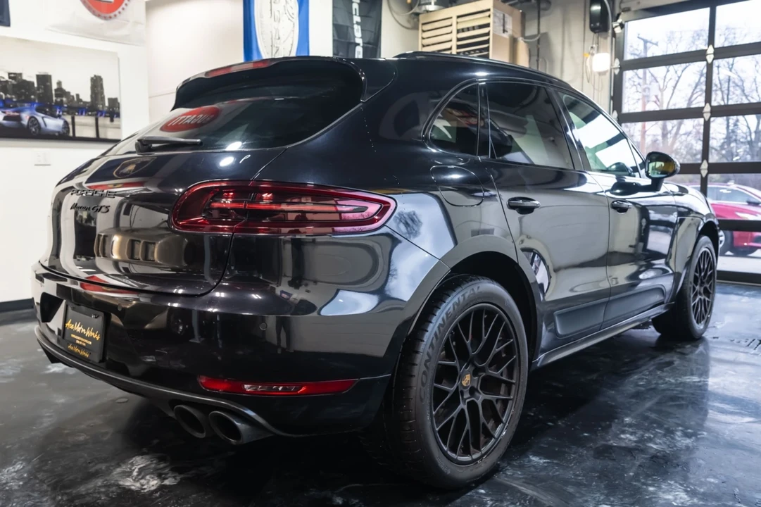 2017 Porsche Macan GTS - Image 18 of 21
