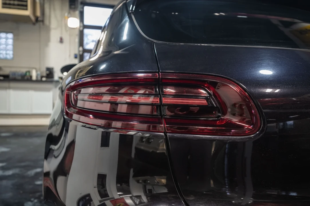 2017 Porsche Macan GTS - Image 15 of 21