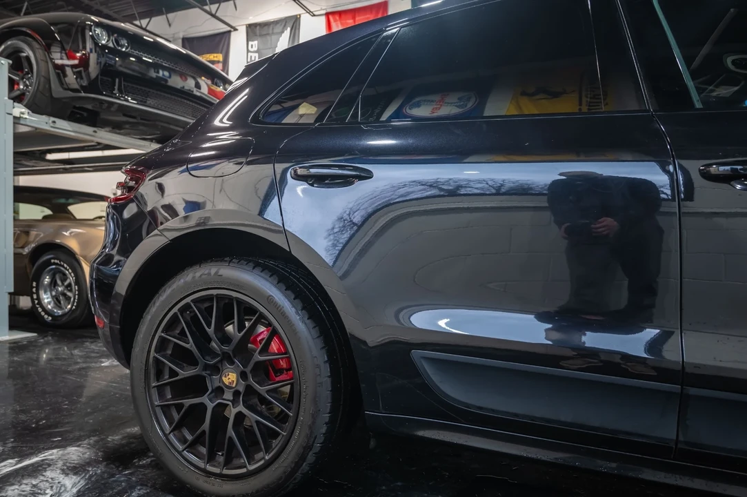 2017 Porsche Macan GTS - Image 19 of 21