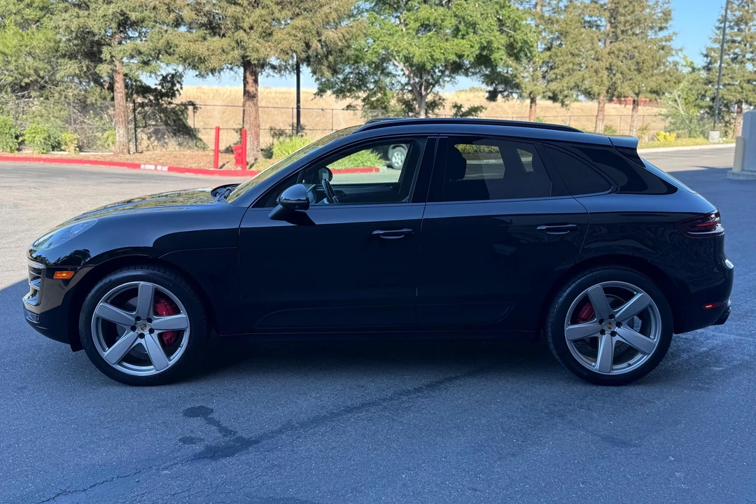 2017 Porsche Macan GTS - Image 3 of 31